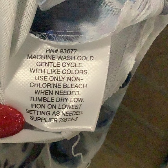 Liz Claiborne - Sz M - 2 layer Blouse with under cami - flowy dye optic dots - Picture 6 of 10